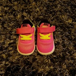 Nike toddler shoes